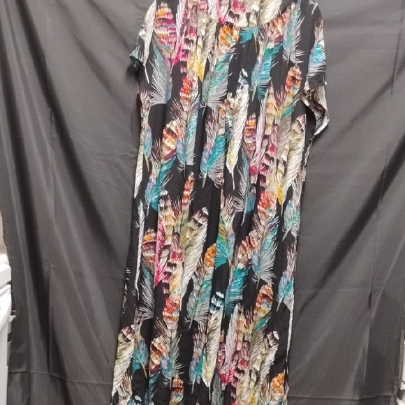 Multicolor Feather Print Maxi Dress - Picture 7 of 8